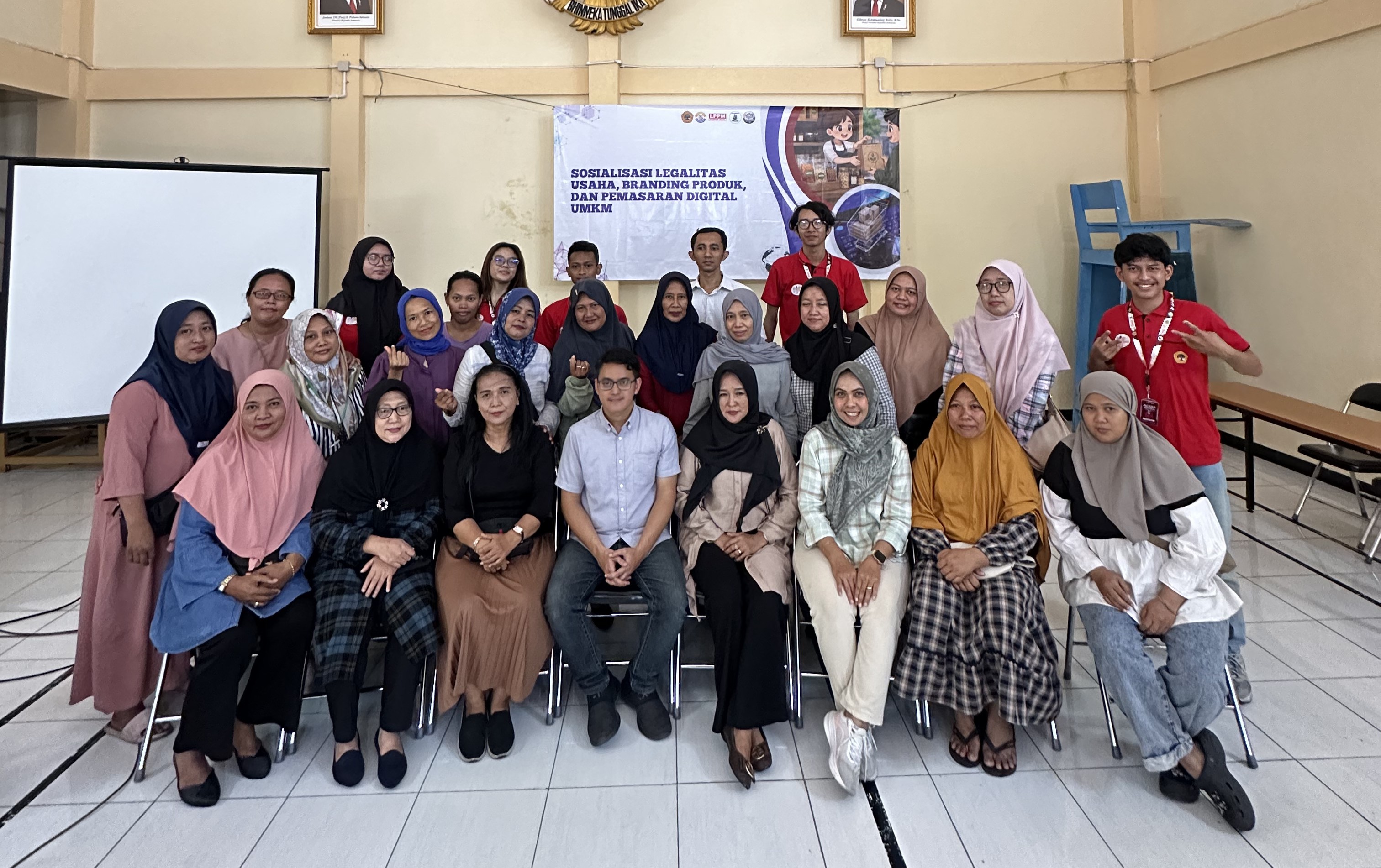 Pemberdayaan UMKM melalui Edukasi Legalitas Usaha, Penguatan Branding Produk, dan Pendampingan Pembuatan NIB di RW 13 Kelurahan Mojo Surabaya